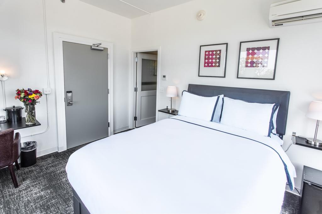 Park Plaza Hotel Seguin Room photo